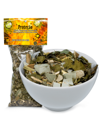 Banho de Ervas Proteção da marca Djovia, pacote fechado e vasilha branca funda. À venda para todo o Brasil na Natureza Divina.