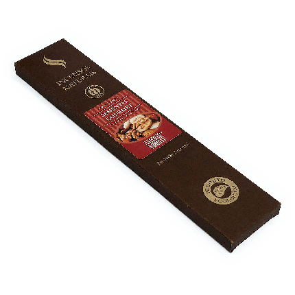 Incenso Sementes Gourmet, da marca Natural Company, parte da frente da embalagem disposta sobre um fundo branco, destacando informação sobre o aroma tradicional e a produção artesanal e ecológica, disponível para todo o Brasil na loja Natureza Divina.