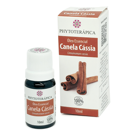 Frasco e embalagem do Óleo Essencial de Canela Cássia, de 10 ml, da marca Phytoterápica, com ilustração da planta na embalagem. À venda na loja Natureza Divina.