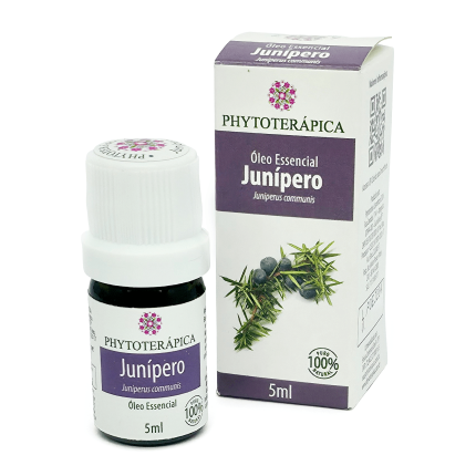 Frasco e embalagem do Óleo Essencial de Junípero, de 5 ml, da marca Phytoterápica, com ilustração da planta na embalagem. À venda na loja Natureza Divina.