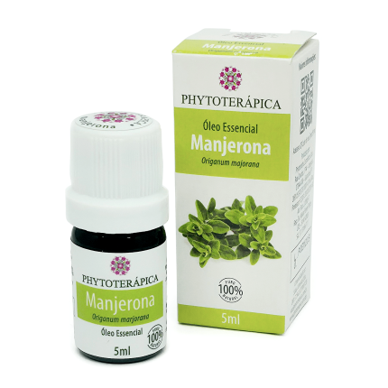 Frasco e embalagem do Óleo Essencial de Manjerona, de 5 ml, da marca Phytoterápica, com ilustração da planta na embalagem. À venda na loja Natureza Divina.