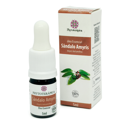 Frasco e embalagem do Óleo Essencial de Sândalo Amyris, de 5 ml, da marca Phytoterápica, com ilustração da planta na embalagem. À venda na loja Natureza Divina.